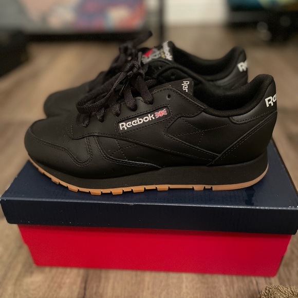 Classic Leather Reeboks - Picture 7 of 9